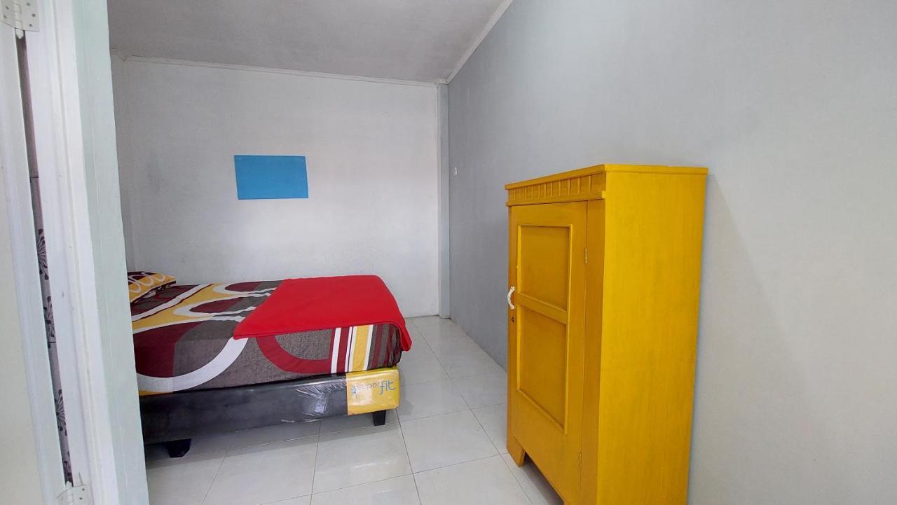 Harry & Mimin Homestay Gorontalo Exterior foto