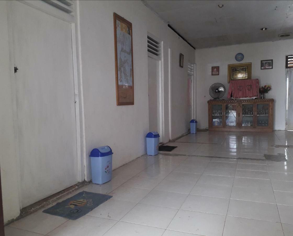 Harry & Mimin Homestay Gorontalo Exterior foto