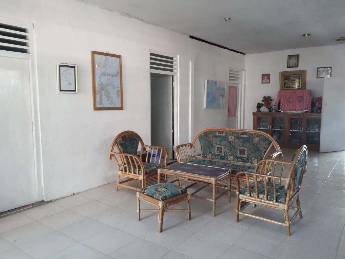 Harry & Mimin Homestay Gorontalo Exterior foto